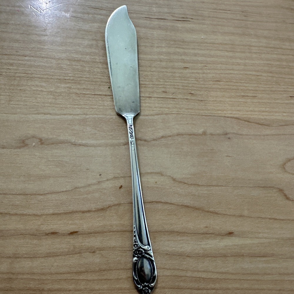 Vintage Heritage Quadruple Plate Silver Locket Flatware Butter Spreader